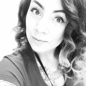 Meet your Posher, Angelique